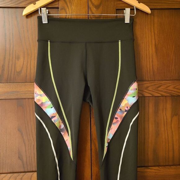 Noli Bond Leggings in Prism Camo Size Medium - Picture 3 of 10